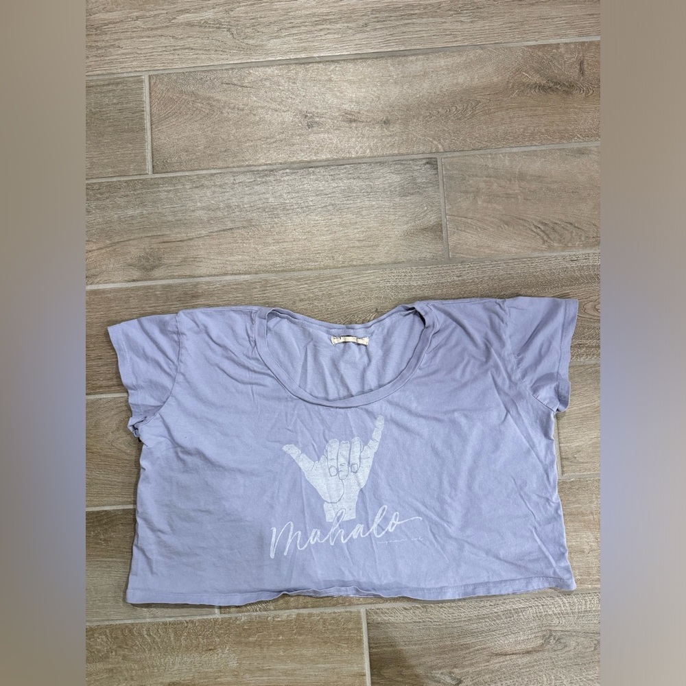 Niyama Sol Mahalo cropped shirt. Size small